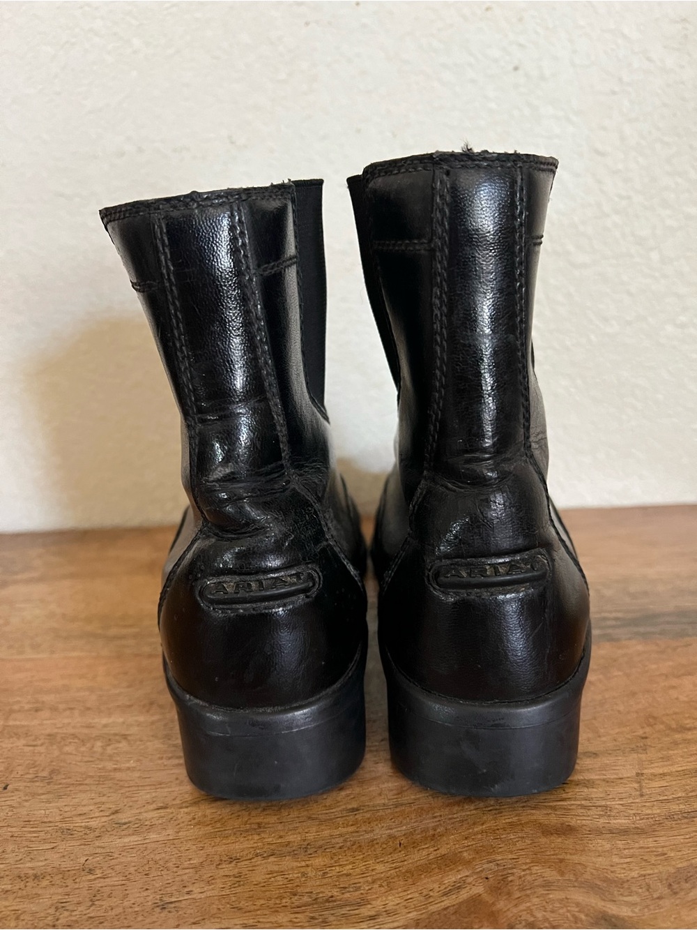 Ariat Heritage Black Leather Ankle Round Toe boot Size 6.5 B - Picture 6 of 13